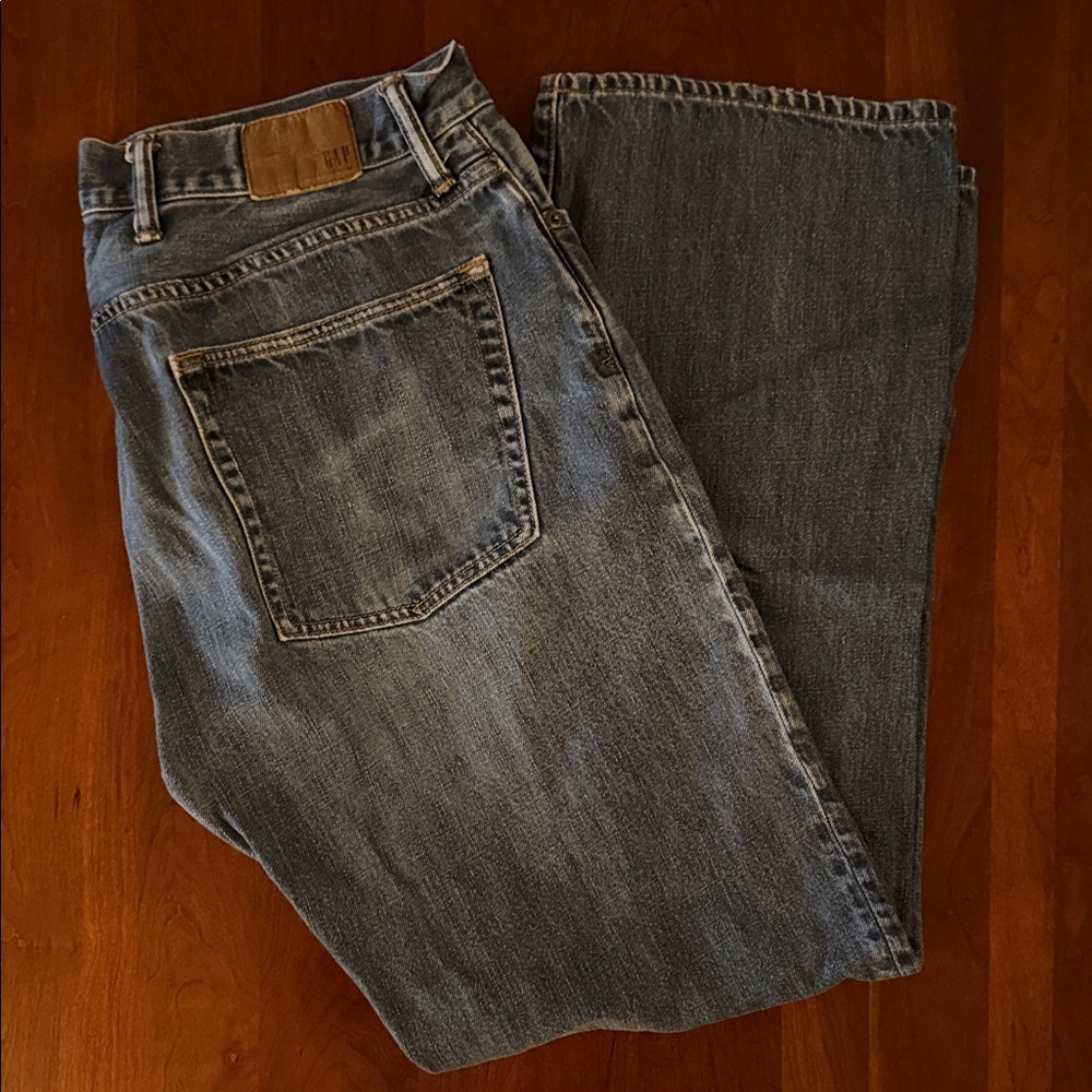 Gap Men’s Relaxed Jeans in Dark Resin Wash